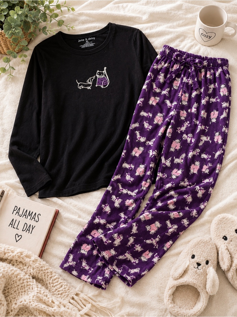 June & Daisy Women's Black & Purple Dog-Print Pajama Set